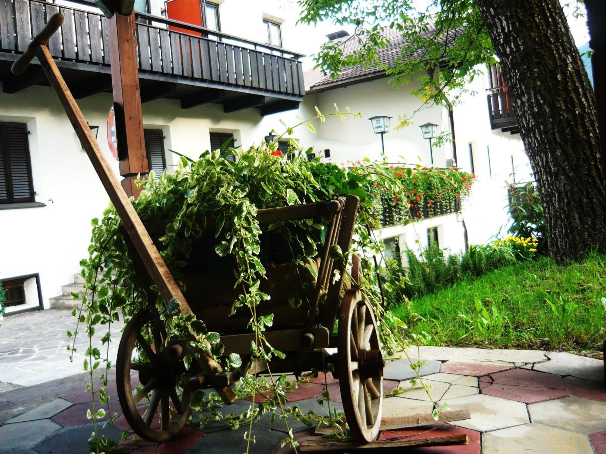 Hotel Gasthof Goldenes Lamm Vahrn Zewnętrze zdjęcie